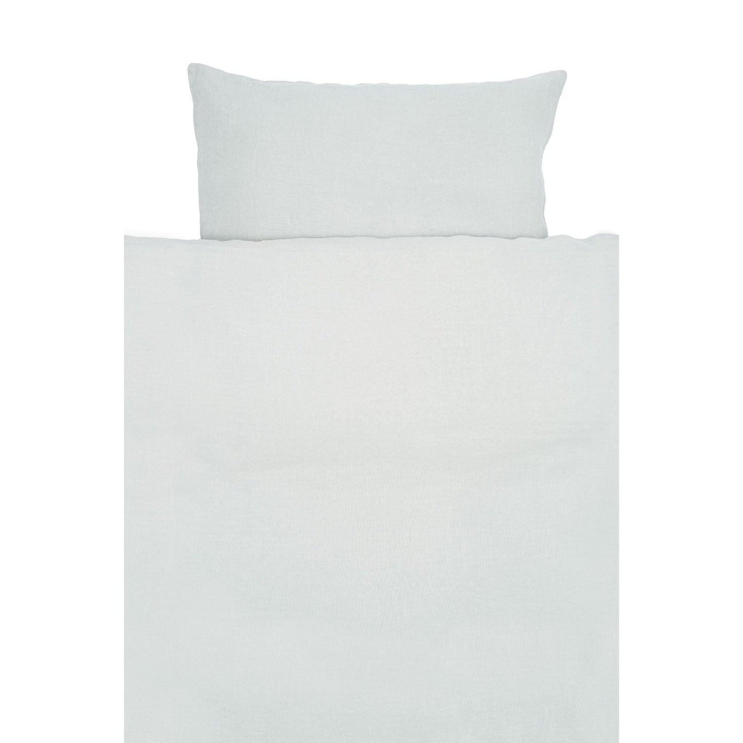 Mira bedlinens are the purest moments of luxury. These 100% washed linen duvet covers will guarantee you the perfect night’s sleep. Linen bedcovers are great to regulate heat and cold, are breathable and have anti-allergenic properties.  The Mira bedlinens are easy to care for, free of shrinkage and iron free. The closure of the duvets is finished with a hidden seam with mother of pearl buttons.